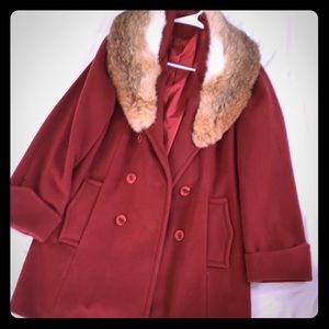 Womens size 16 pea coat with fur collar. Vintage